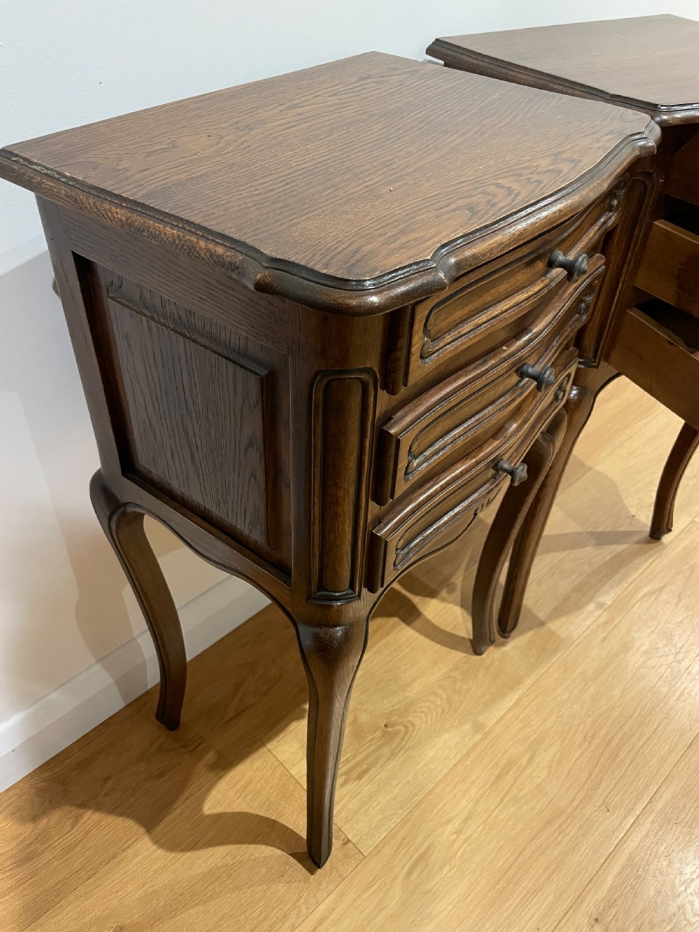 Pair of oak bedside cabinets  View VI