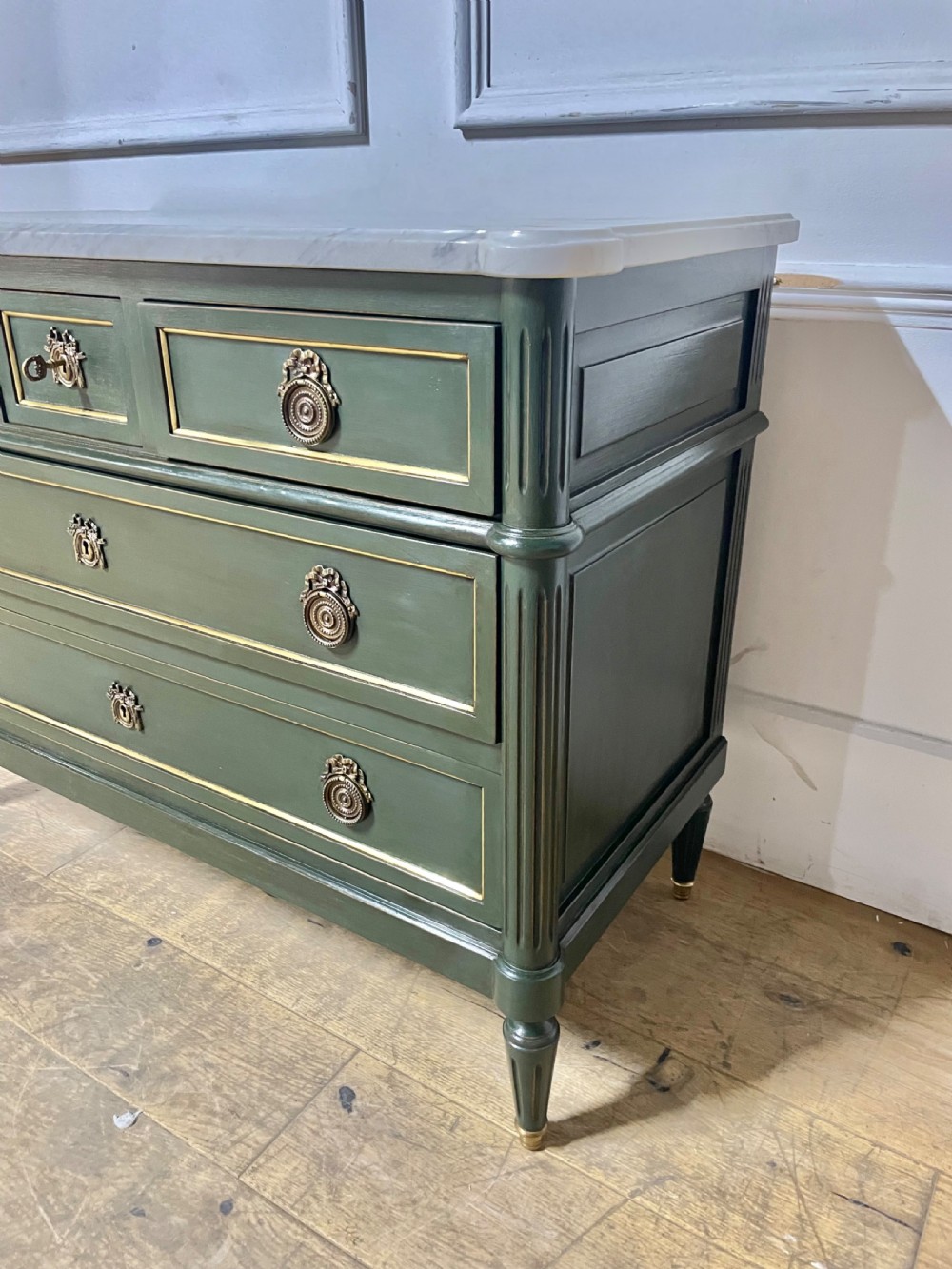Early 20th century painted chest of drawers / commode  View II