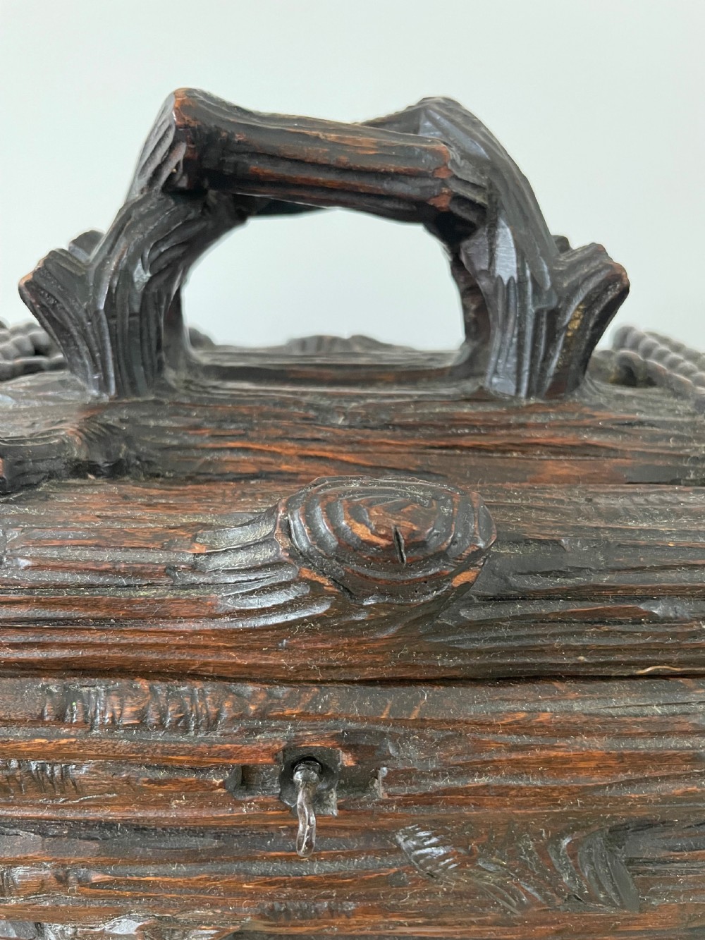 Black Forrest naturalistically carved cigar box  View III