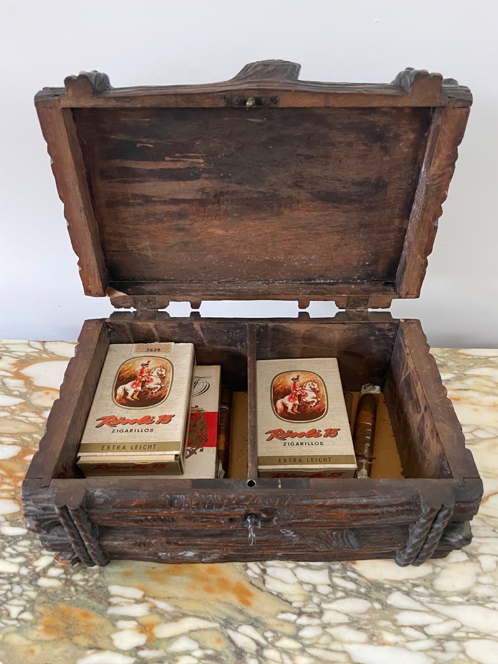 Black Forrest naturalistically carved cigar box  View V