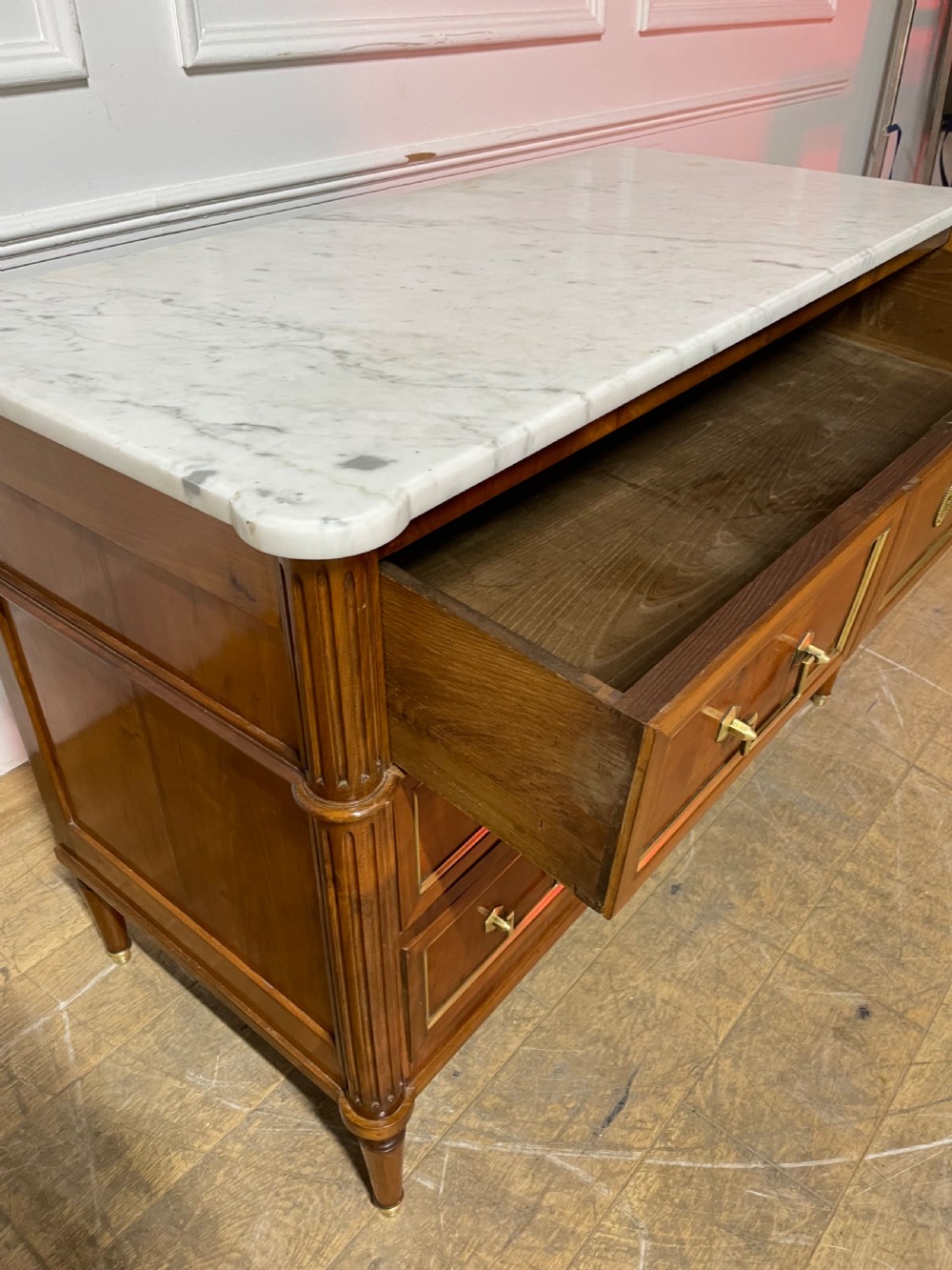 Cherrywood marble topped commode / chest of drawers  View VI