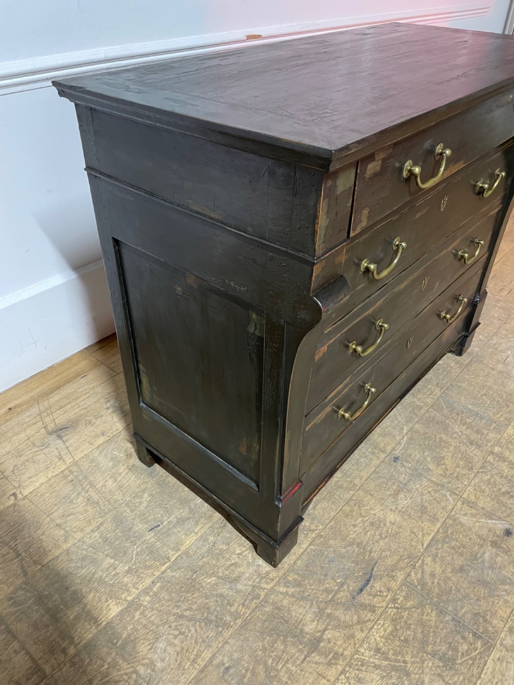 Early 19th century painted chest of drawers  View IV