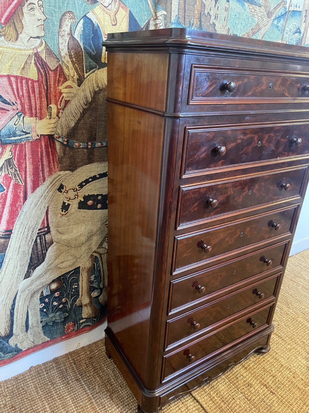 Tall narrow chest of drawers / semainier  View V