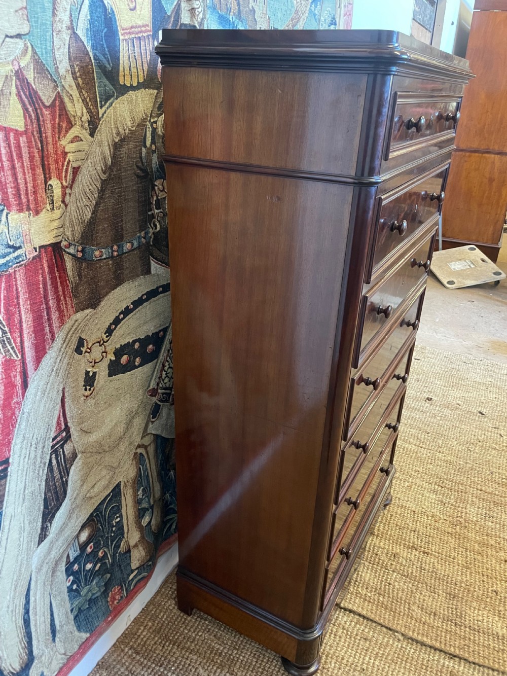 Tall narrow chest of drawers / semainier  View VI
