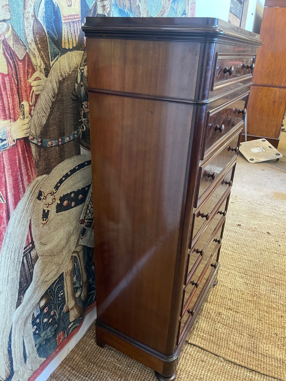 Tall narrow chest of drawers / semainier  View VII