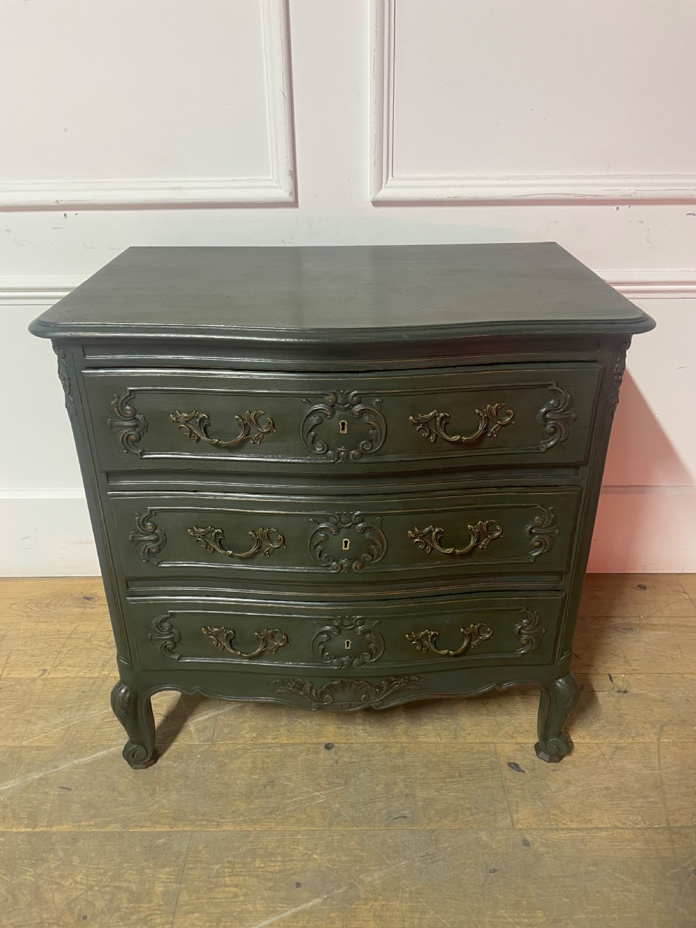 Louis XVI style painted oak chest of drawers / commode  View XI