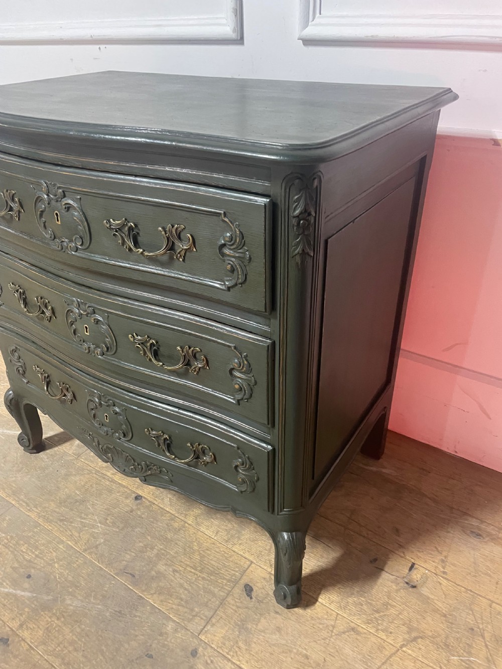 Louis XVI style painted oak chest of drawers / commode  View XII