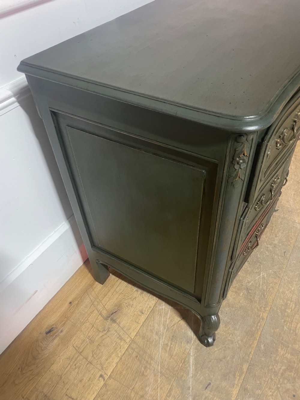 Louis XVI style painted oak chest of drawers / commode  View XVII