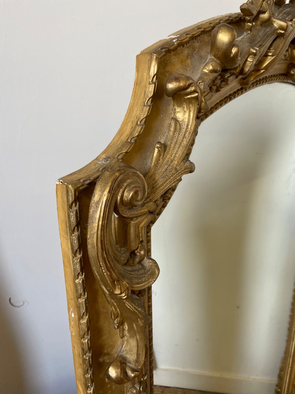 Large 19th century gilded over mantle shell motif   View XIV