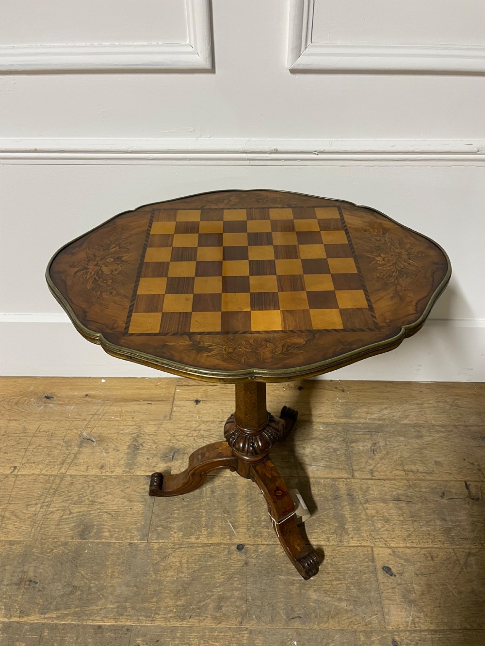 Victorian walnut chess table  View XI