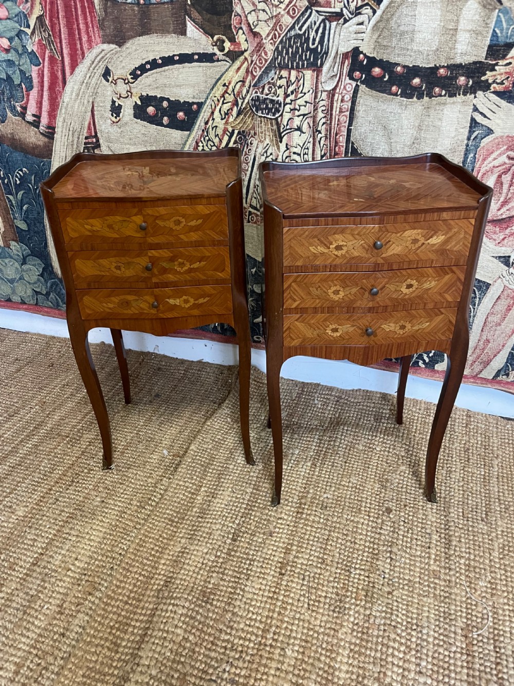 Pair of inlaid Kingwood bedside cabinets 