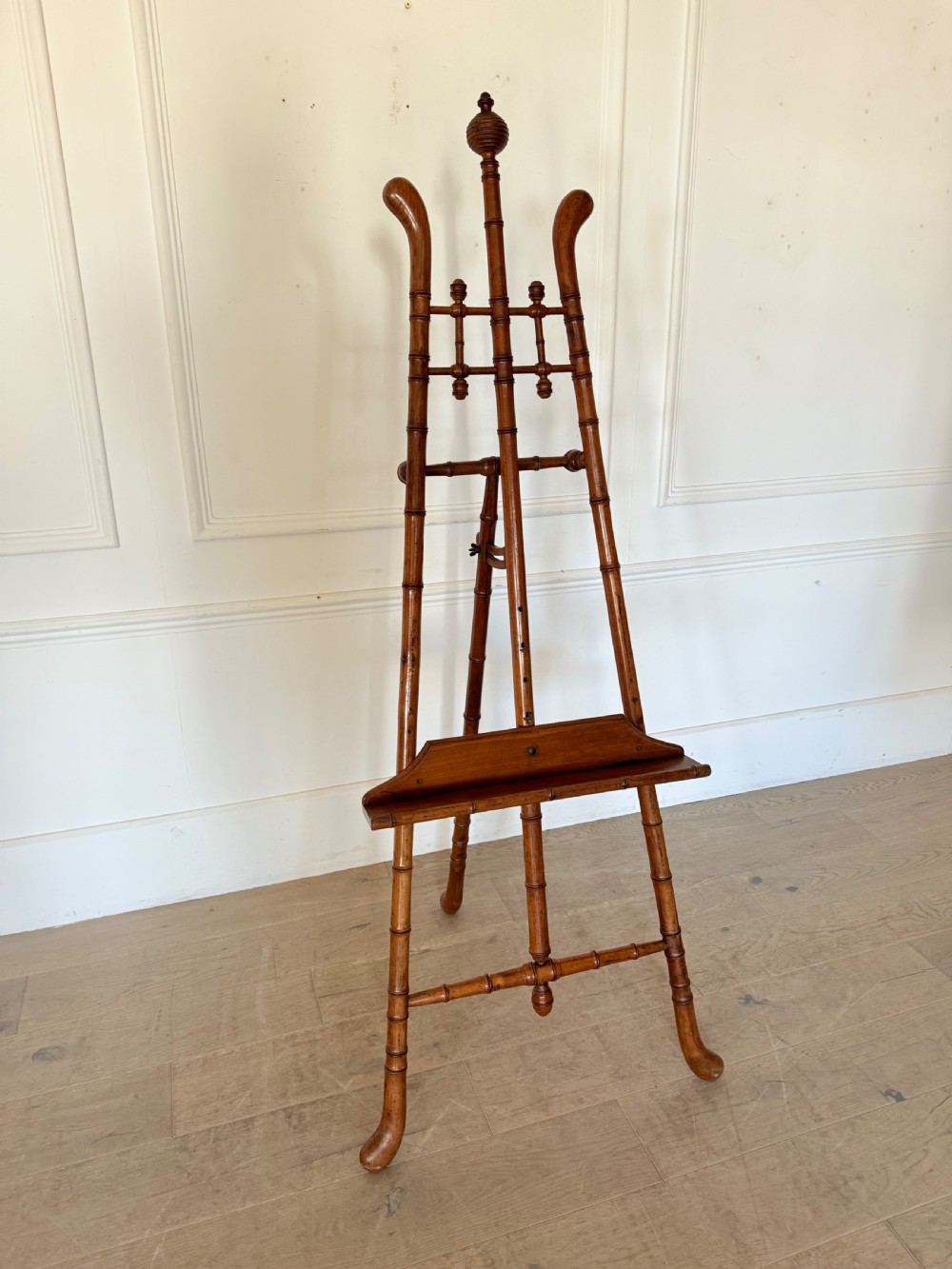 Cherrywood Faux bamboo easel 