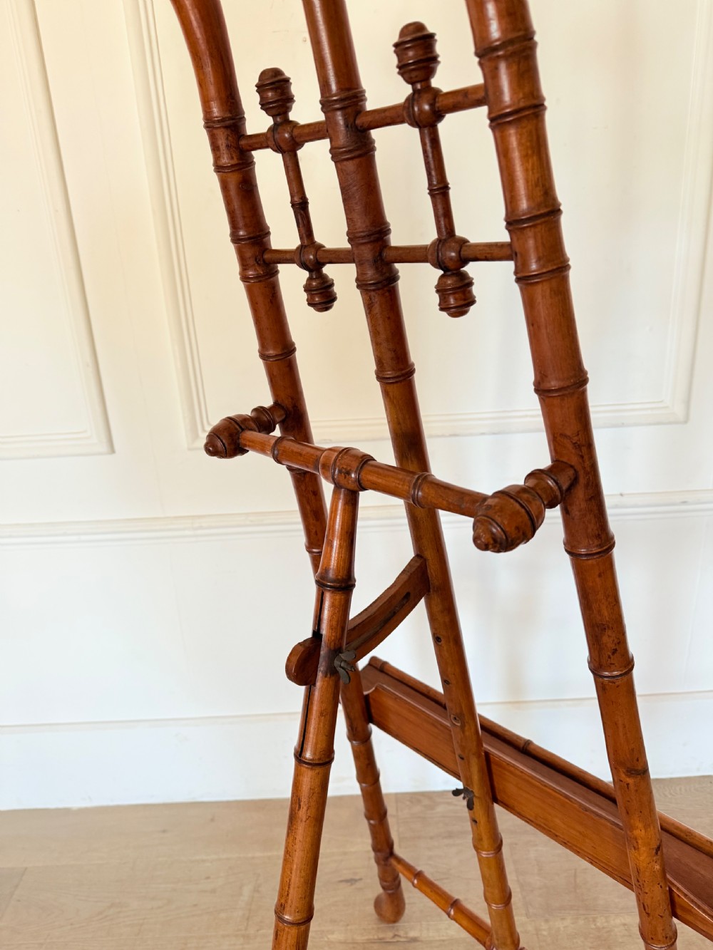 Cherrywood Faux bamboo easel  View IX