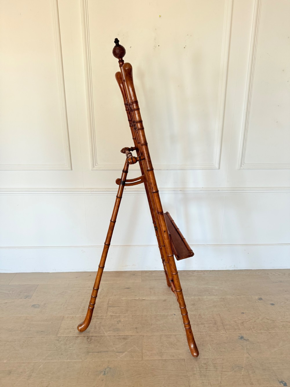 Cherrywood Faux bamboo easel  View XII