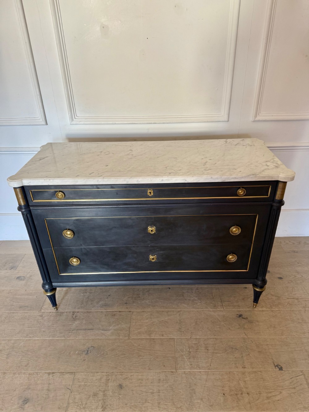 Lovely quality early 20th century Louis XVI painted commode  View IV