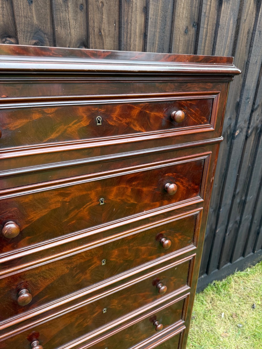 Tall narrow chest of drawers / semainier  View II