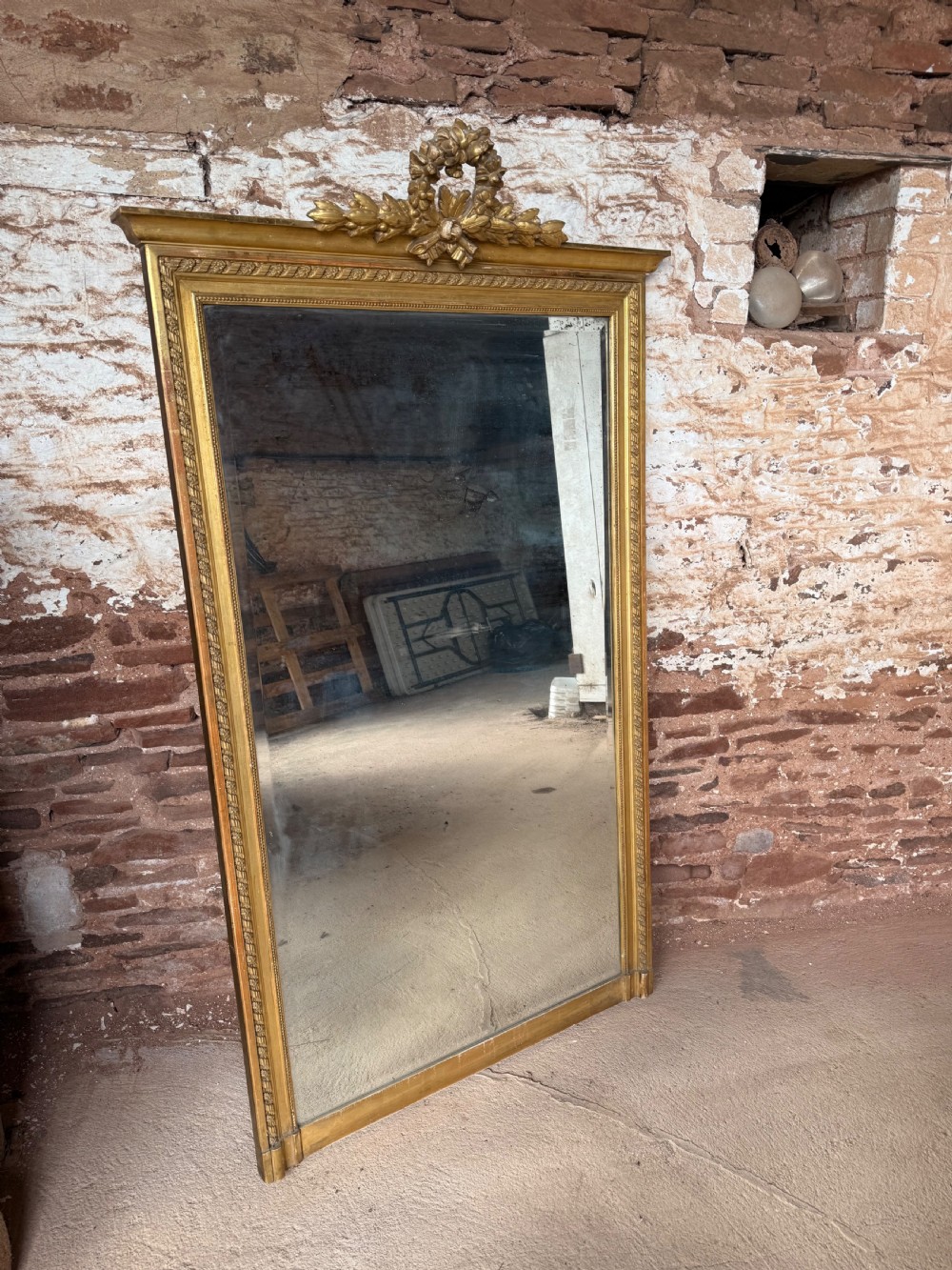 Large 19th century overmantle mirror oak leaf decoration