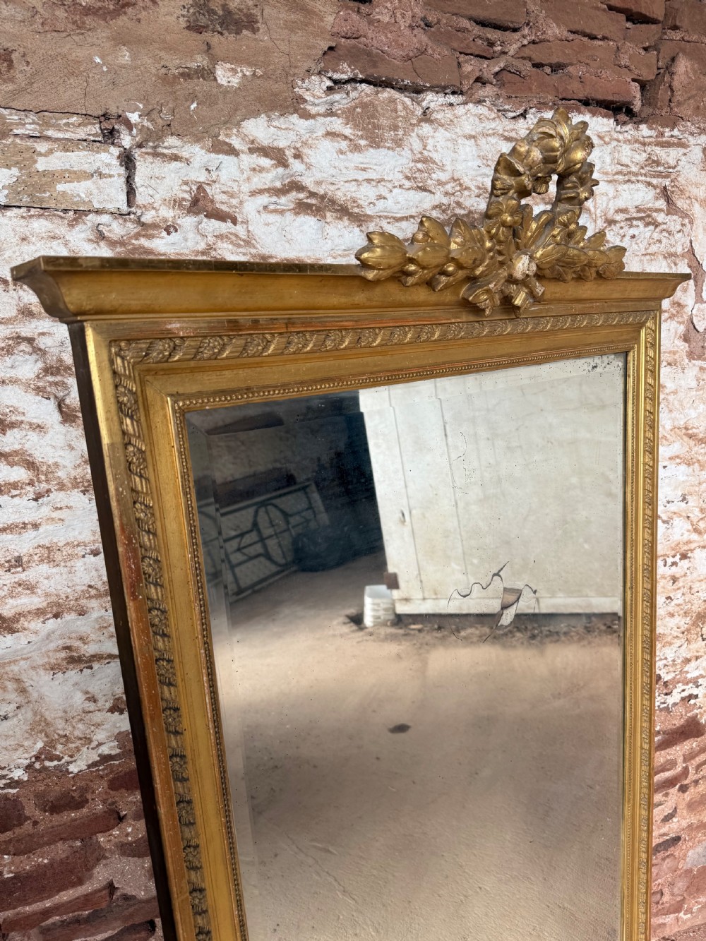 Large 19th century overmantle mirror oak leaf decoration View II