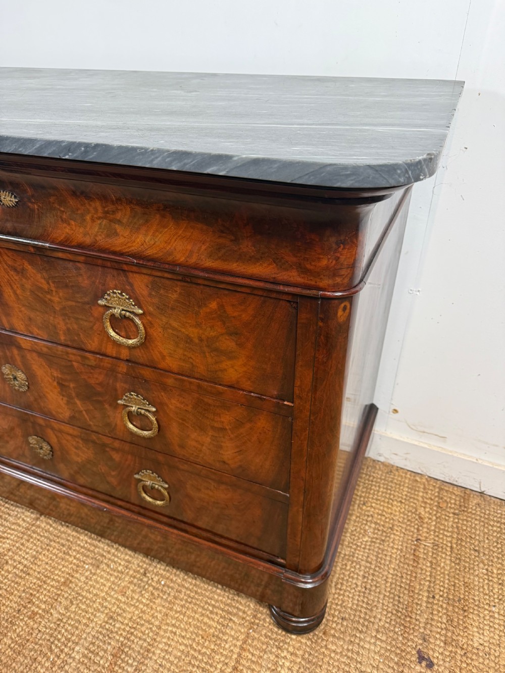 Early 19th century mahogany marble topped commode / chest of drawers  View VII