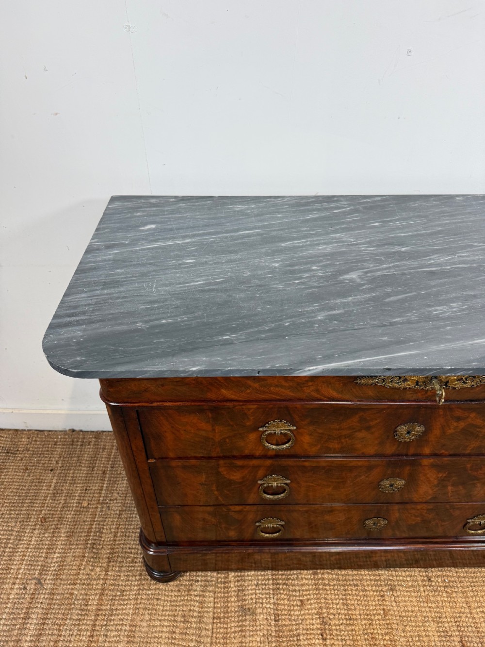 Early 19th century mahogany marble topped commode / chest of drawers  View XI