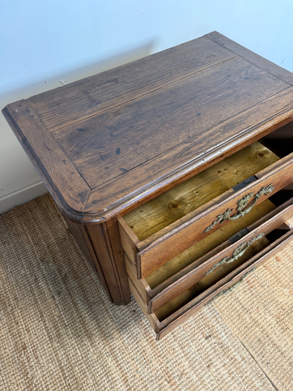 Small late 18th century oak 3 drawer commode / chest of drawers  View V