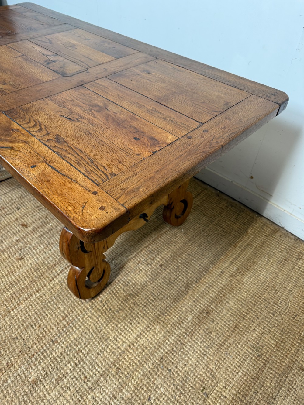 Small early 20th century oak dining table 6 seater  View VII