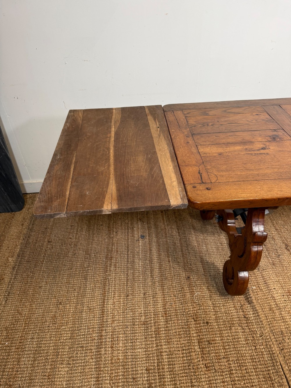 Small early 20th century oak dining table 6 seater  View XV