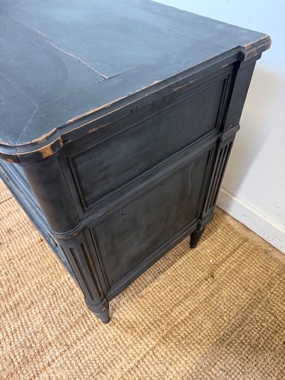 19TH CENTURY FRENCH LOUIS XVI STYLE PAINTED COMMODE View III