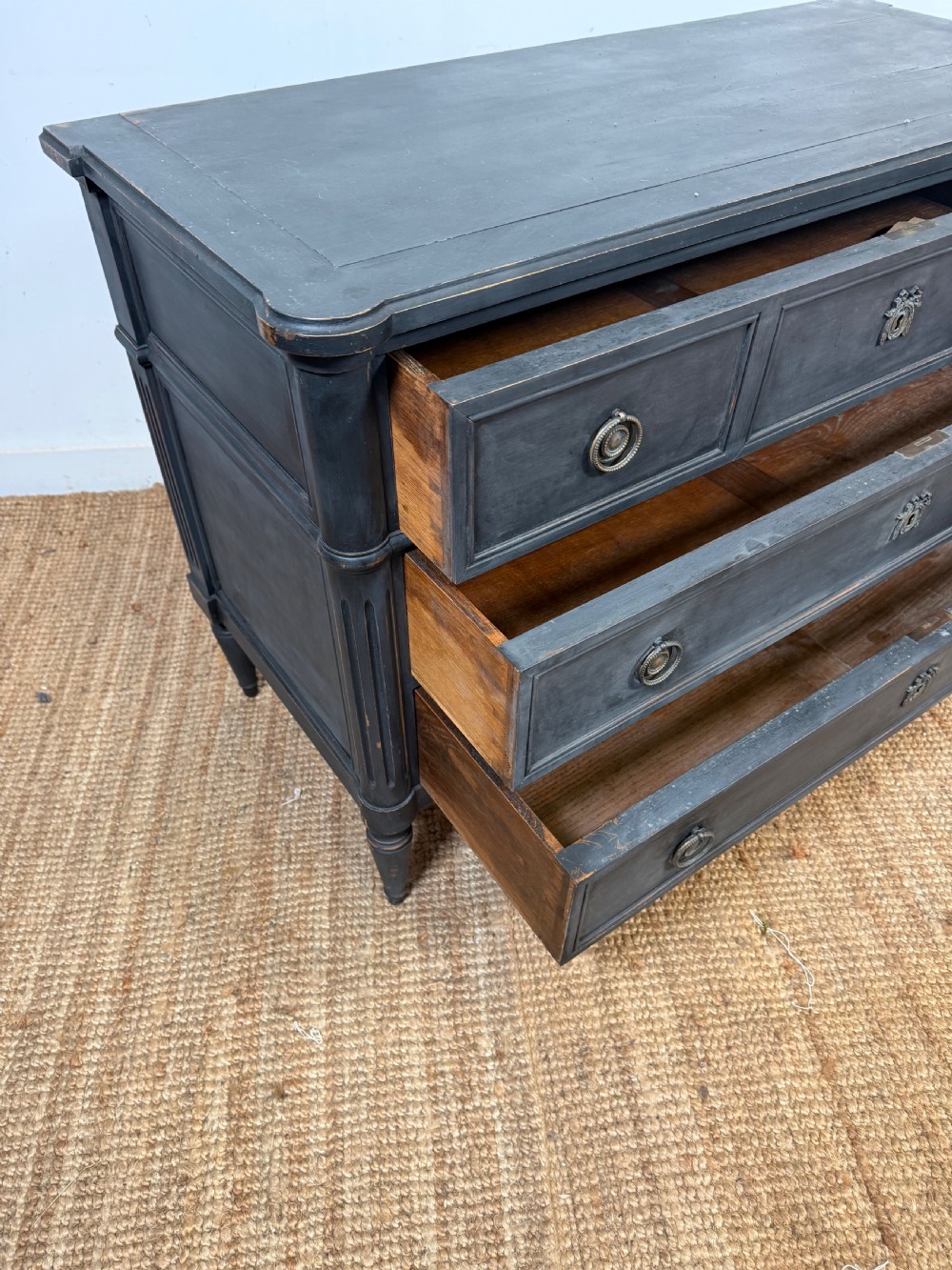 19TH CENTURY FRENCH LOUIS XVI STYLE PAINTED COMMODE View VII