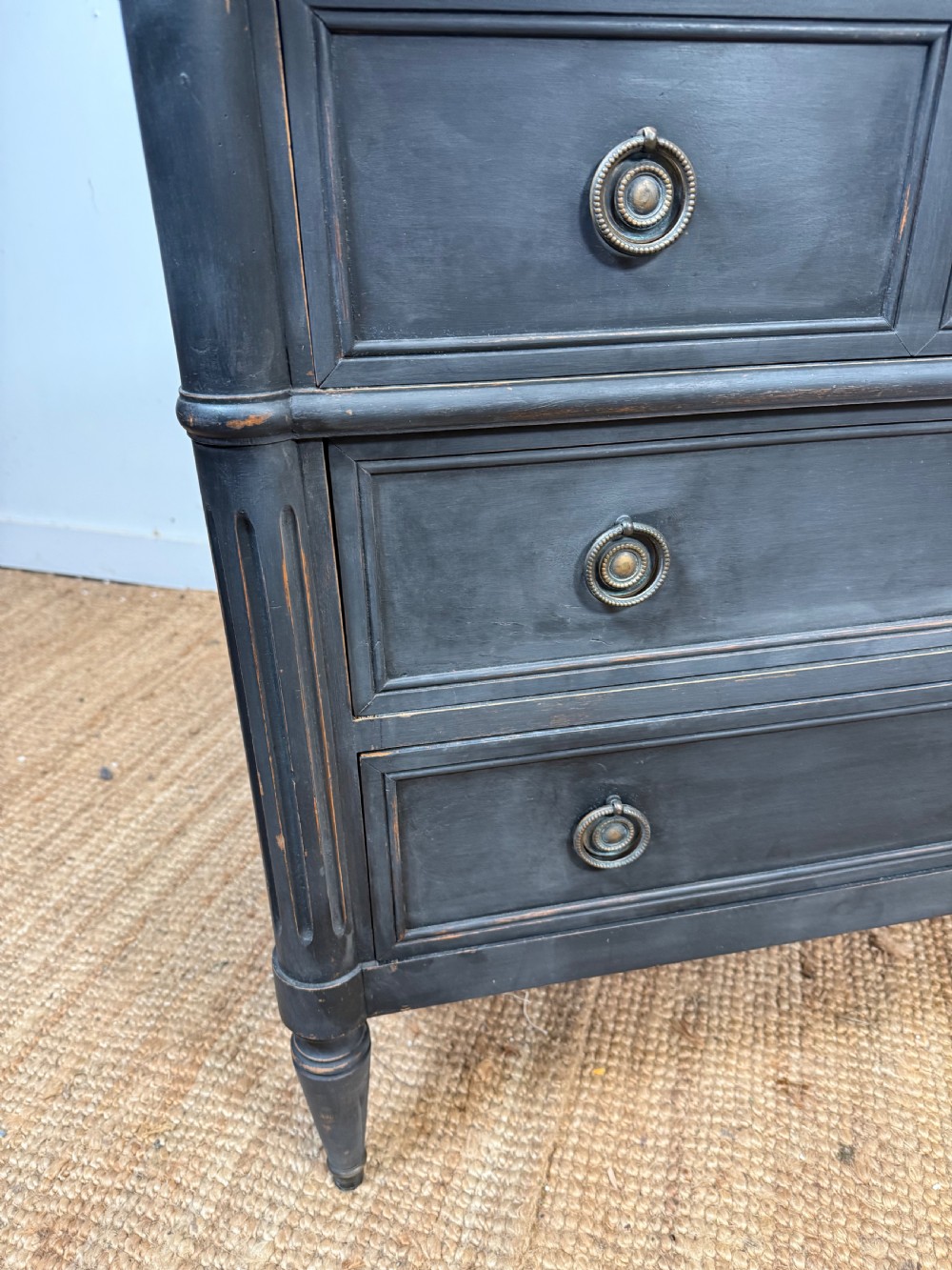 19TH CENTURY FRENCH LOUIS XVI STYLE PAINTED COMMODE View VIII