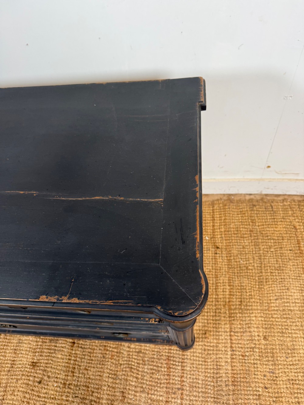 19TH CENTURY FRENCH LOUIS XVI STYLE PAINTED COMMODE View X