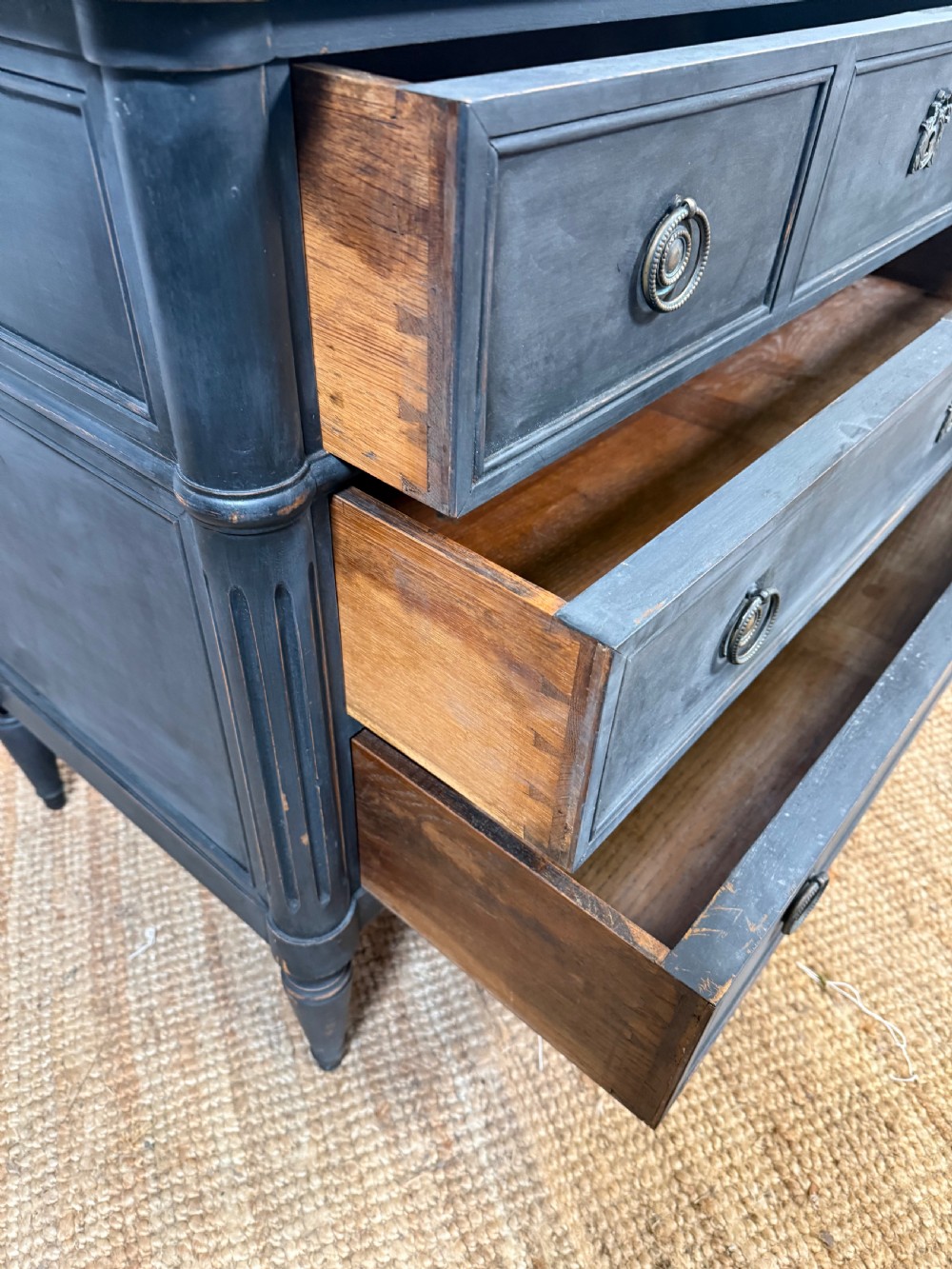 19TH CENTURY FRENCH LOUIS XVI STYLE PAINTED COMMODE View XII