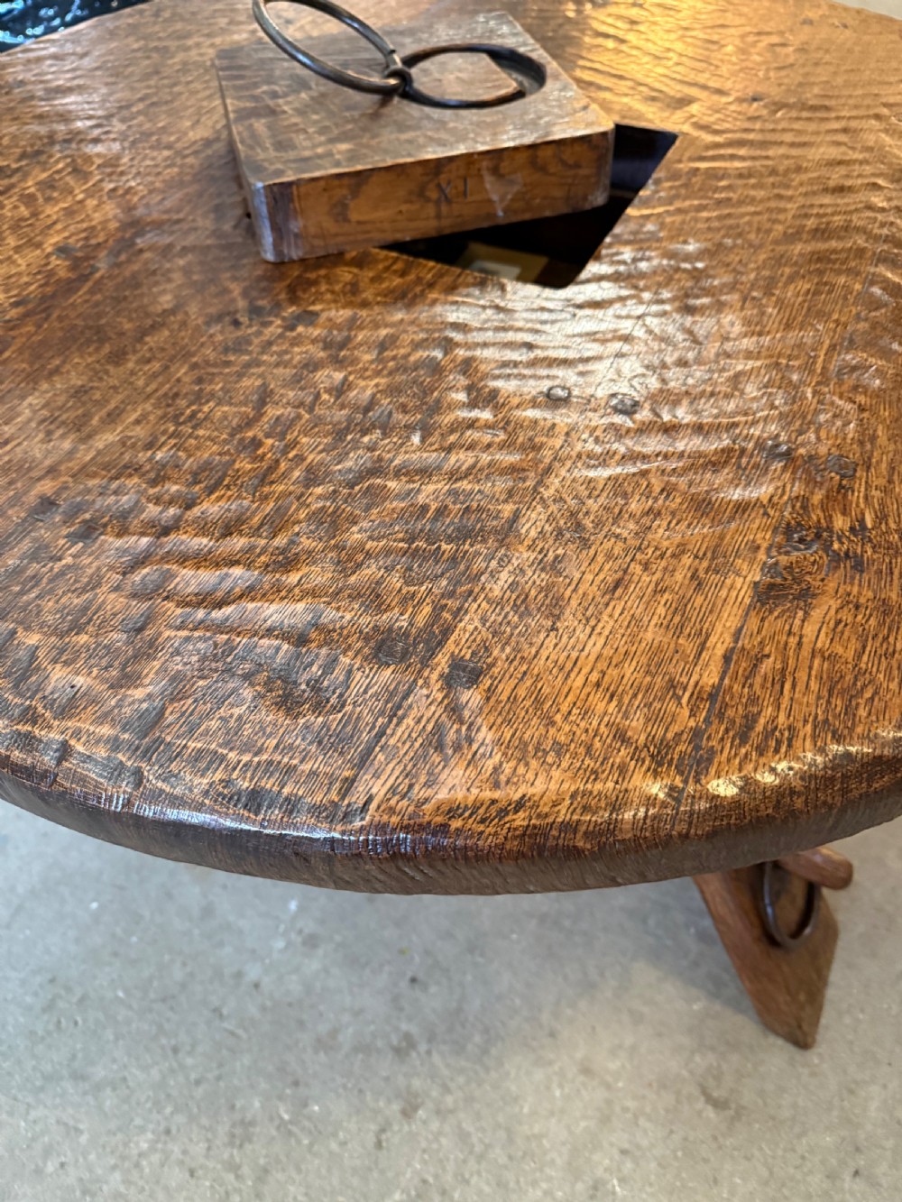 Round oak coffee table  View V