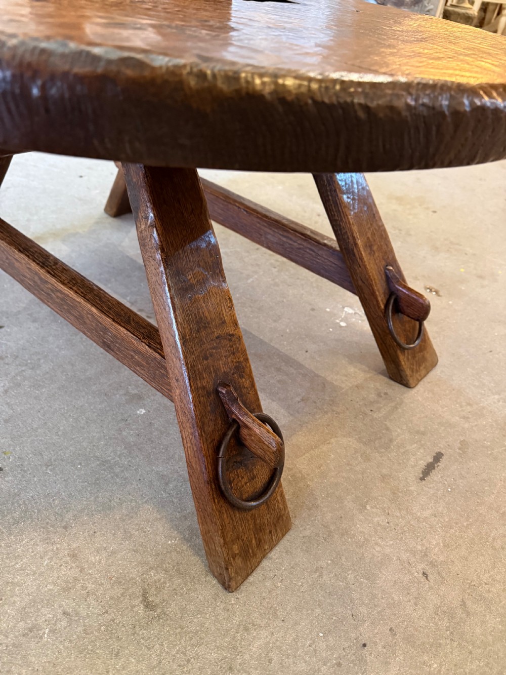 Round oak coffee table  View VI