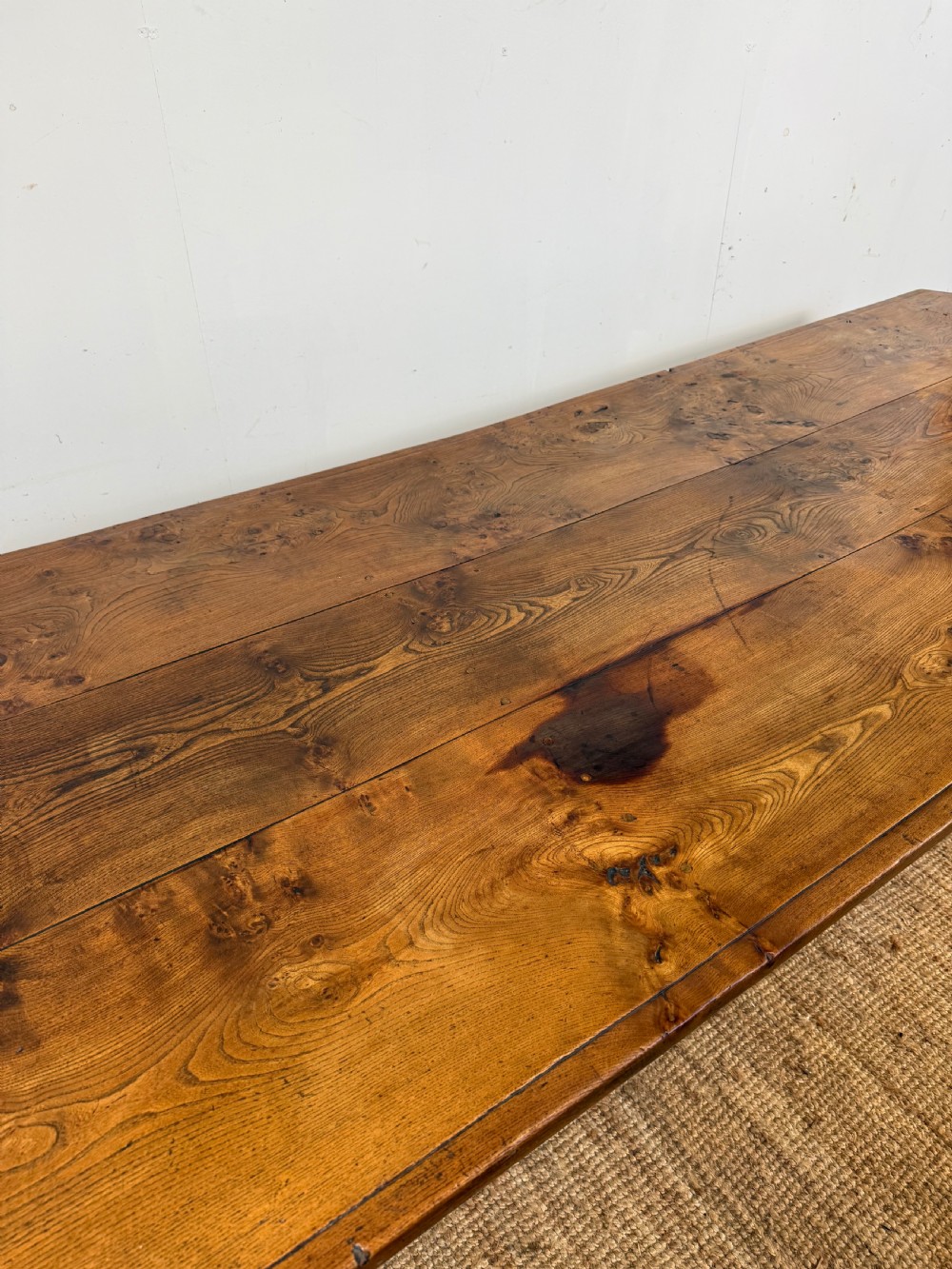 Early 20th century elm Farmhouse table  View VI