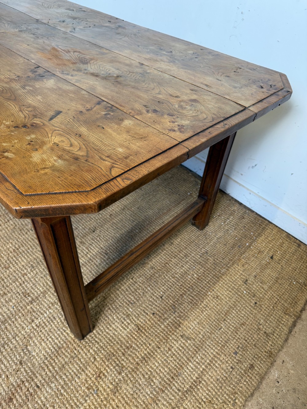 Early 20th century elm Farmhouse table  View XIII