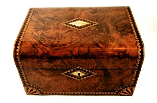 fig 1. Burr Walnut Table Box