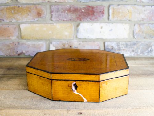 Octagon Satin Birch Ladies Box C.1820