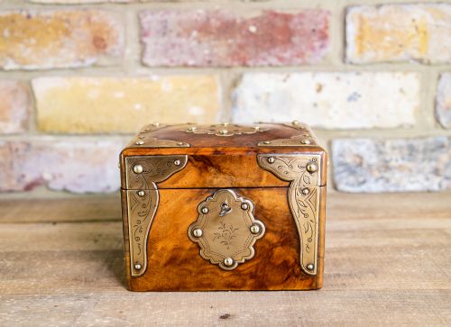 Burr Walnut Tea Caddy 1870