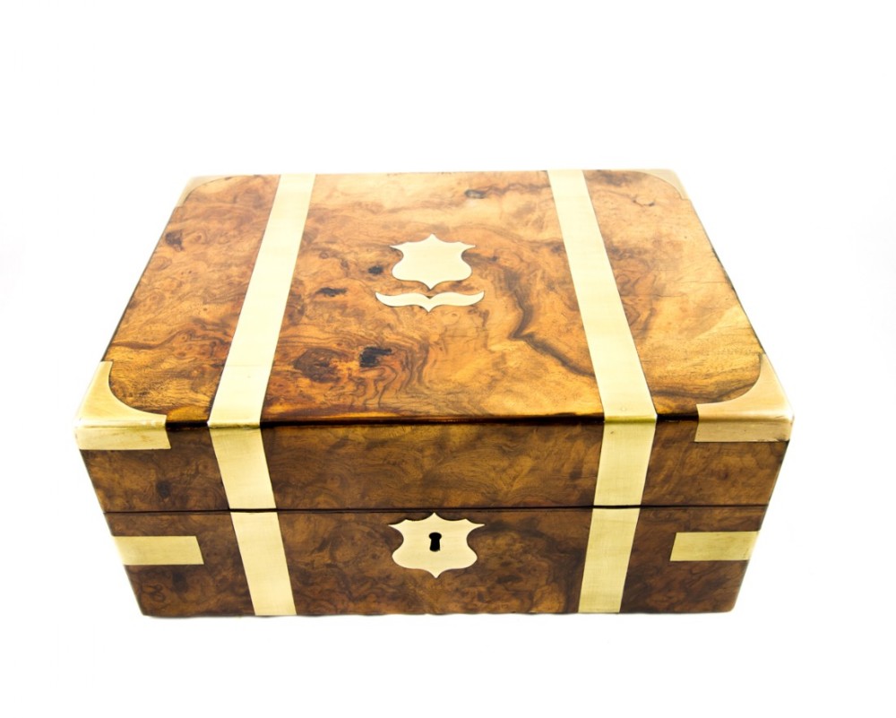 Burr Walnut Vanity Box c.1860