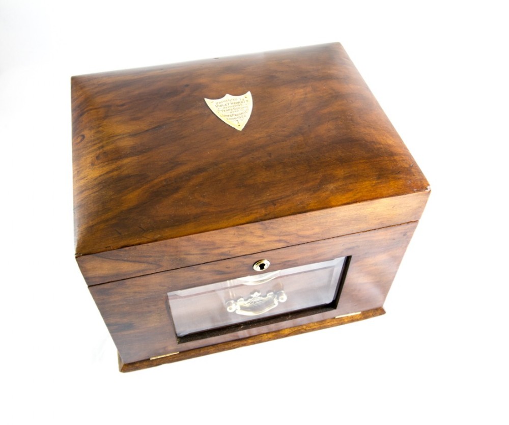 Walnut Jewellery Box c.1860