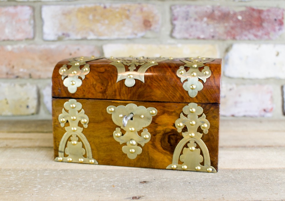 Figured Walnut Tea Caddy c.1880
