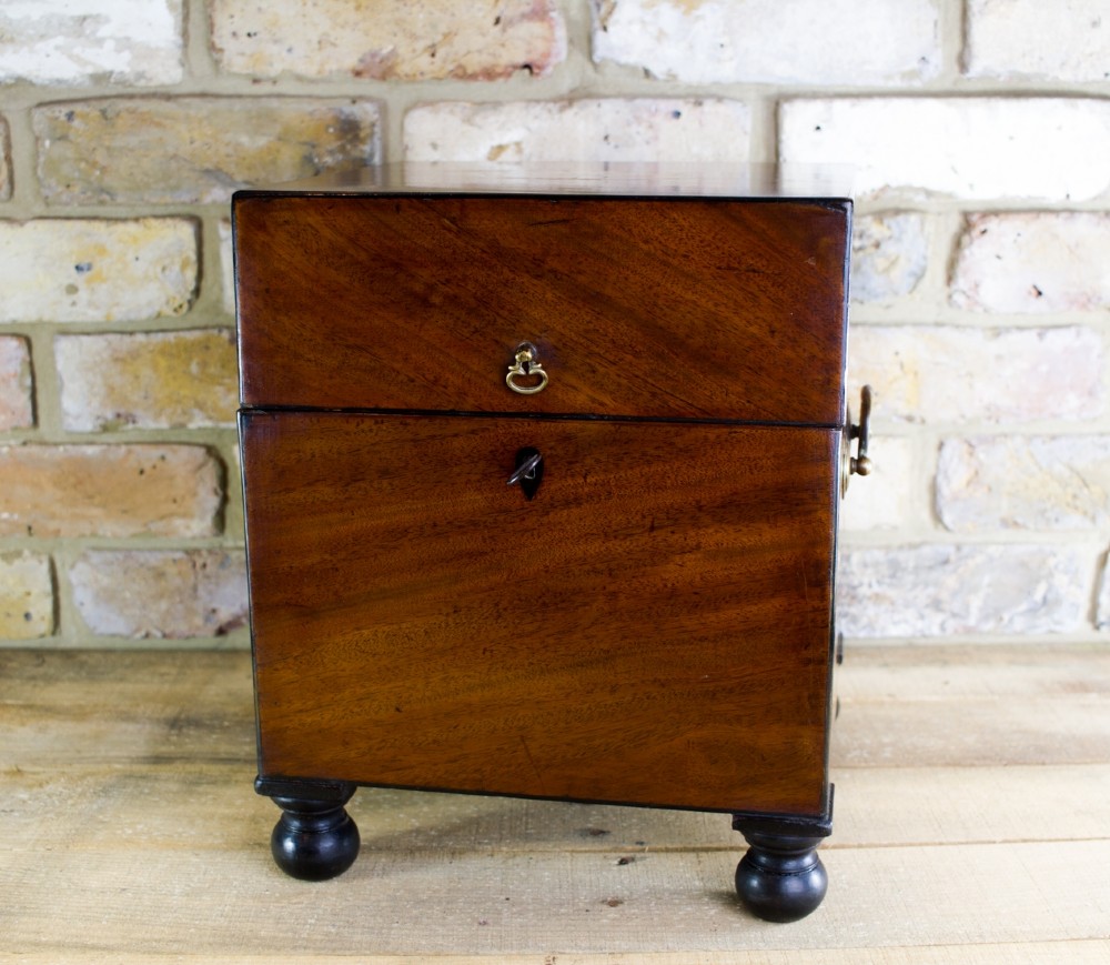 Flamed Mahogany Decanter Box c.1820