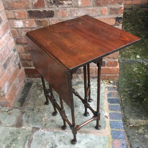 SPIDER LEGGED TABLE - ADDITIONAL PHOTO 1