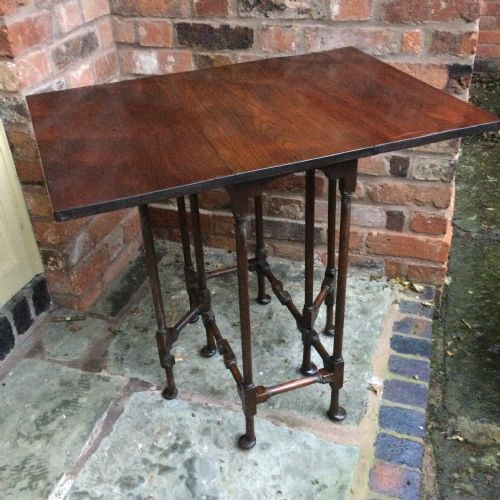 SPIDER LEGGED TABLE - ADDITIONAL PHOTO 3