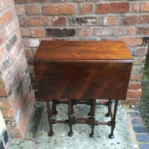SPIDER LEGGED TABLE - ADDITIONAL PHOTO 7