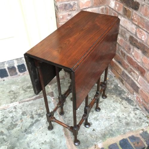 SPIDER LEGGED TABLE - ADDITIONAL PHOTO 8