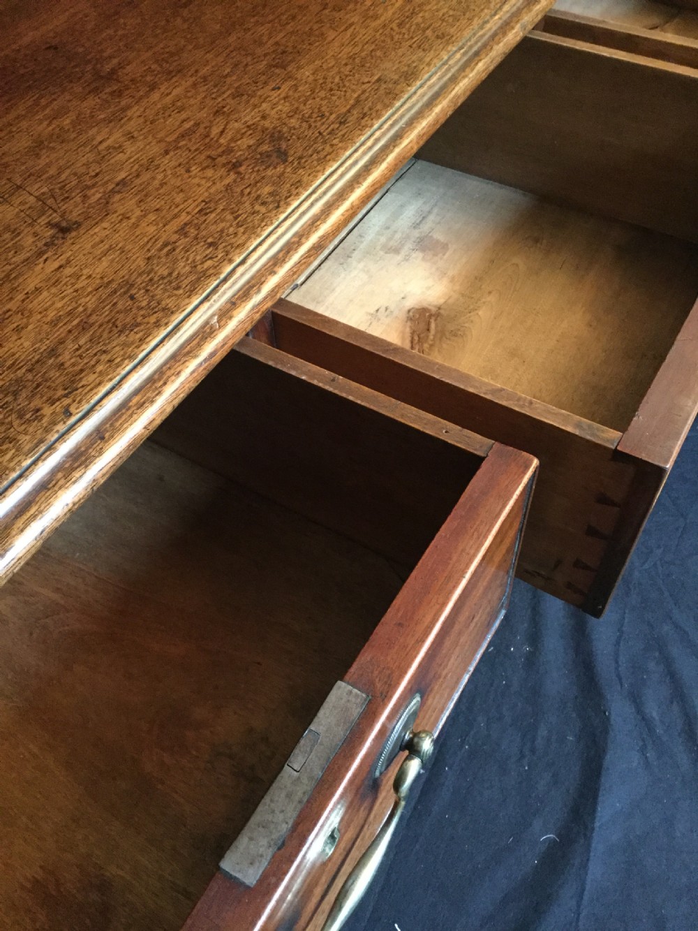 Mahogany chest of drawers View IV