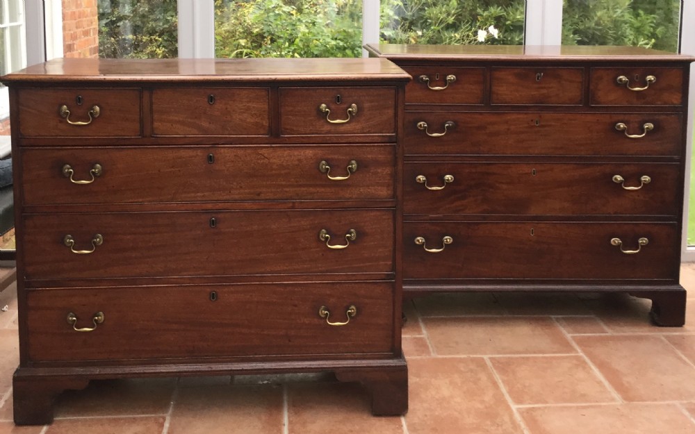 Mahogany chest of drawers 
