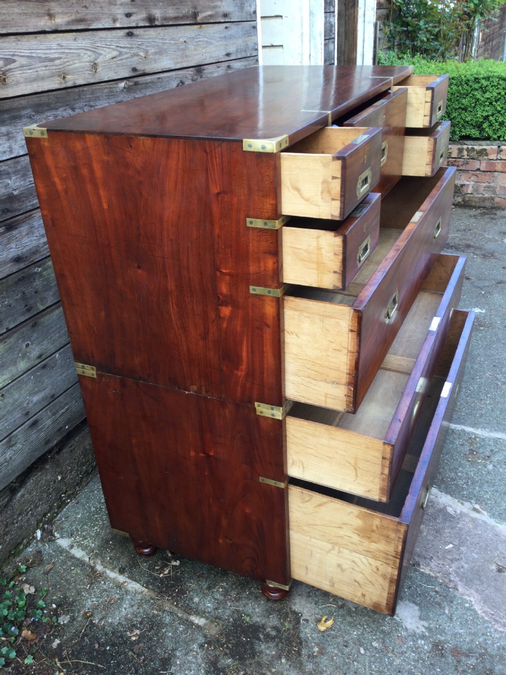 Military campaign chest View VIII